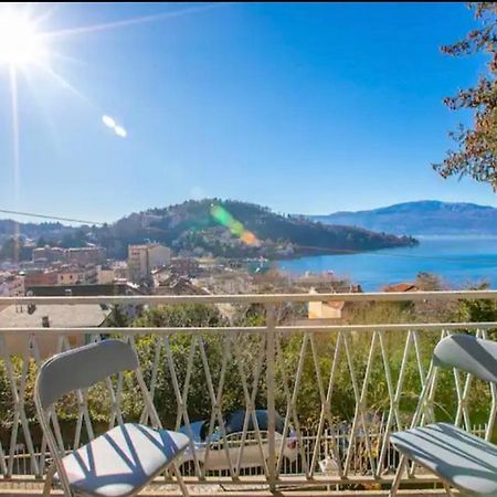 Apartment With View Lake Maggiore/Laveno Mombello Extérieur photo