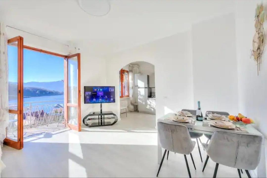 Apartment With View Lake Maggiore/Laveno Mombello Extérieur photo